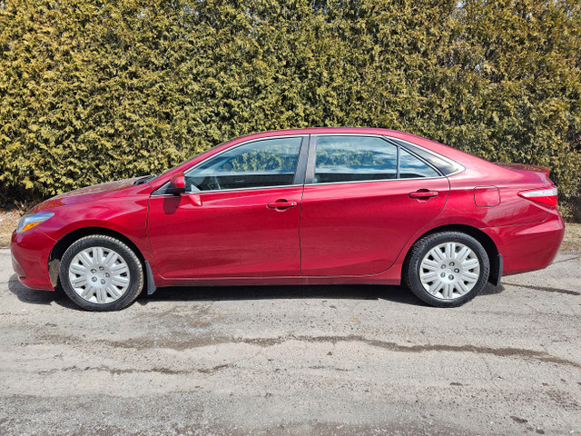 2017 Toyota Camry in Cars & Trucks in Longueuil / South Shore - Image 2