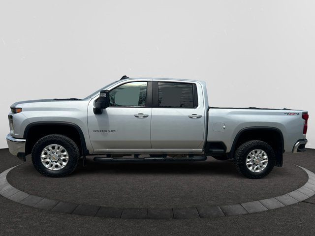 2023 Chevrolet Silverado 3500HD LT 4x4 Crew Duramax in Cars & Trucks in Regina - Image 2