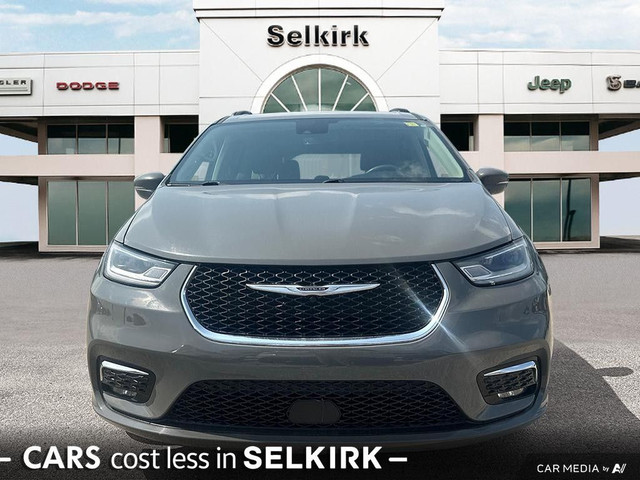 2022 Chrysler Pacifica in Cars & Trucks in Winnipeg - Image 2