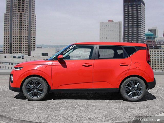2021 Kia Soul EX | Apple CarPlay | Blind Spot Assist in Cars & Trucks in Calgary - Image 3