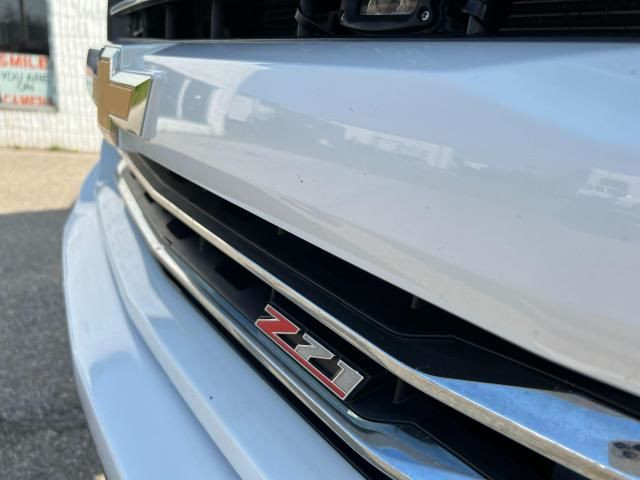 2016 Chevrolet Silverado 1500 4WD Crew Cab 153.0" LTZ w/2LZ Z71/ in Cars & Trucks in Guelph - Image 4