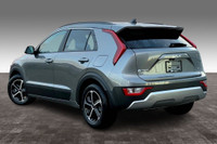 Sunroof, Wireless Phone Charger, Uvo, Push Button Start, Blind Spot Detection, Satellite Radio, Clot... (image 2)