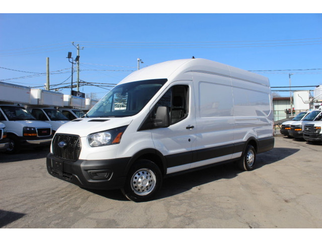 2023 Ford Transit Cargo Van T-250 148 EL AWD 4X4 TOIT HAUT ALLON in Cars & Trucks in Laval / North Shore - Image 4