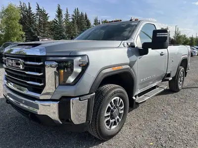 This GMC Sierra 3500 HD boasts a L8T 6.6L V8 DI, VVT ENGINE engine powering this Automatic transmiss...