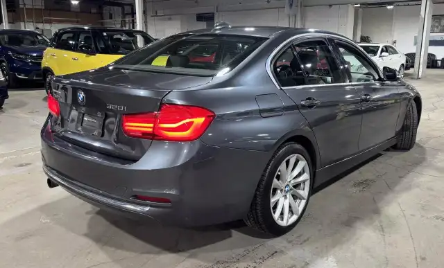 2017 BMW 3-Series 320i xDrive/CUIR/TOIT/NAV/AC/MAGS/CRUISE/23878 in Cars & Trucks in City of Montréal - Image 4