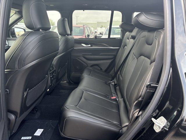 2025 Jeep Grand Cherokee Limited in Cars & Trucks in Mississauga / Peel Region