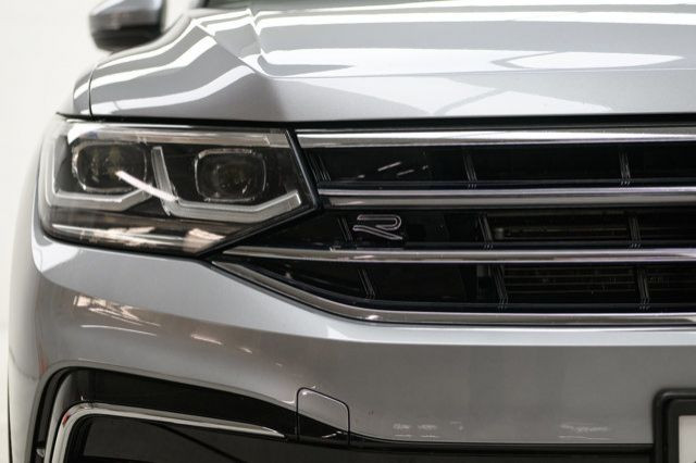 2022 Volkswagen Tiguan Highline R-Line | Leather | Sunroof in Cars & Trucks in Winnipeg - Image 3