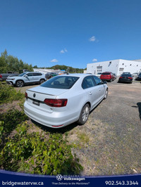 Engine: 1.4 TSI L/100Km City: 8.5 L/100Km Hwy: 6.2 (image 2)