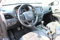 ACCIDENT FREE Low Km Drive Modes Own the road—or leave it behind—with the 2019 Jeep Cherokee Trailha... (image 8)