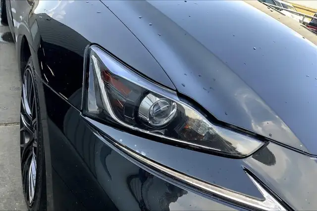 2020 Lexus Is 300 F SPORT 2 in Cars & Trucks in Strathcona County - Image 27