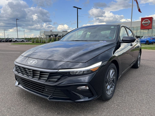 2025 Hyundai Elantra LUXURY LEATHER HEATEDSEATS CARPLAY SUNROOF in Cars & Trucks in Moncton