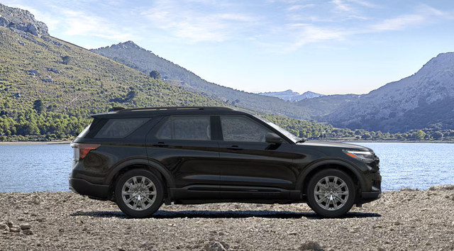 2025 Ford Explorer ACTIVE | COMFORT PKG | PANO ROOF | REMOTE STA in Cars & Trucks in Calgary - Image 4