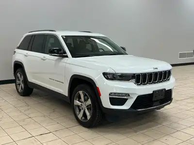 WAS: $41995 NOW: $39180The 2022 Jeep Grand Cherokee Limited offers the perfect blend of refined luxu...