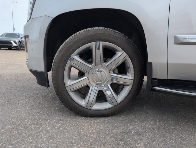 2019 Cadillac ESCALADE LUXURY 4WD 6.2LTR V8 in Cars & Trucks in Red Deer - Image 3
