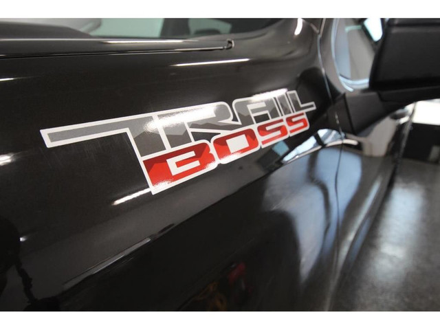 2020 Chevrolet Silverado 1500 4WD Crew Cab in Cars & Trucks in Lévis - Image 3