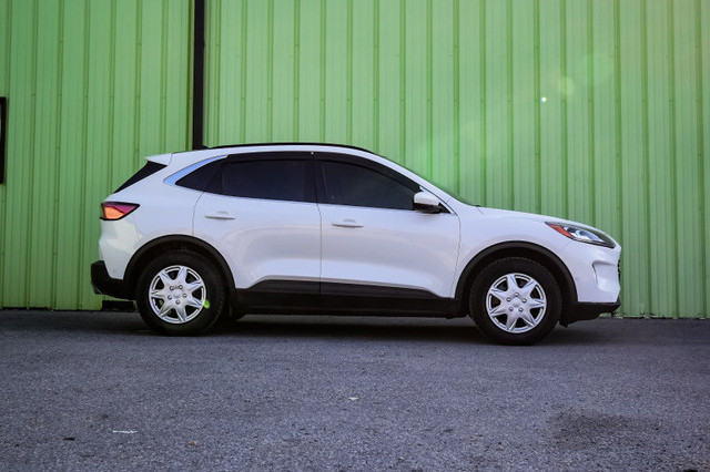 2021 Ford Escape Titanium AWD • SUNROOF • NAV • HEATED SEATS in Cars & Trucks in Cornwall - Image 2