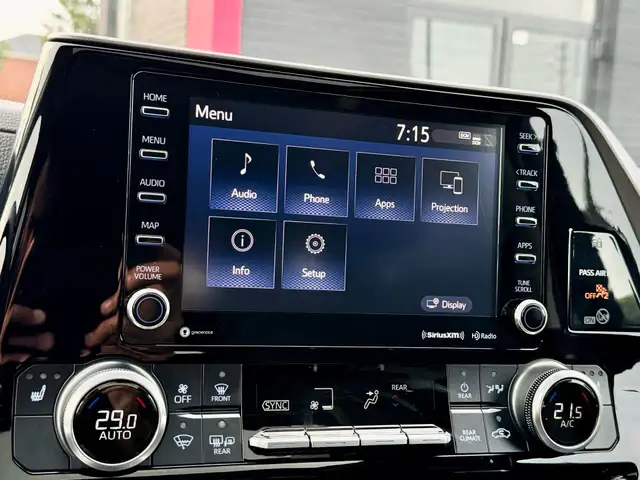 2020 Toyota Highlander XLE AWD|8 PASS|SUNROOF|LEATHER| in Cars & Trucks in City of Toronto - Image 32