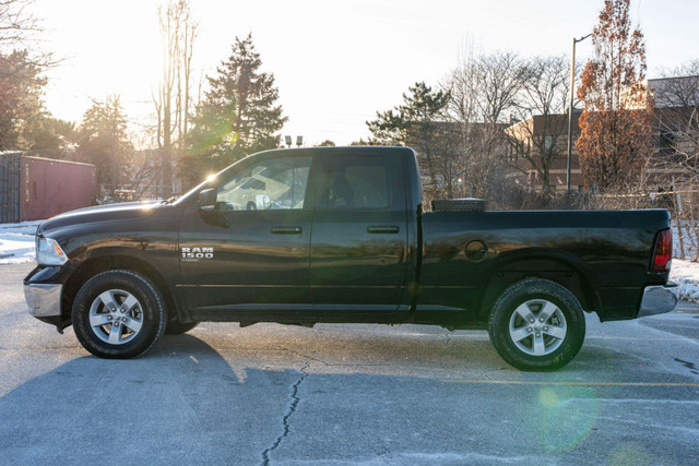 2022 Ram 1500 Classic SLT 4x4 Crew Cab 5.6 ft. box 140 in. WB Au in Cars & Trucks in City of Toronto - Image 3