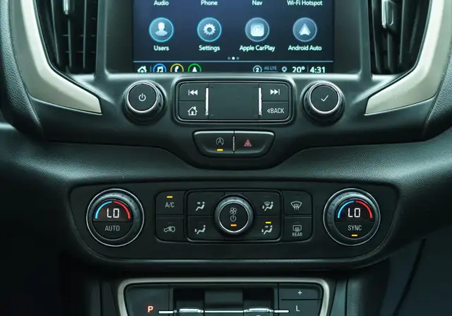 2024 GMC Terrain Denali AWD, Sunroof, Navigation. dans Autos et camions dans Région d’Oakville/Halton - Image 24