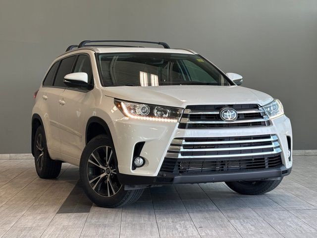 2018 Toyota Highlander XLE | Leather Seats | 7 Passenger | in Cars & Trucks in Edmonton - Image 2