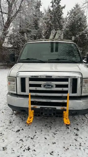 2010 Ford Econoline Cargo Van E-35063406570562049121
