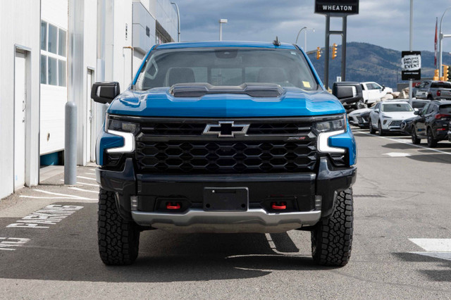 2022 Chevrolet Silverado 1500 ZR2 6.2L V8, ZR2 Suspension Packag in Cars & Trucks in Kamloops - Image 2