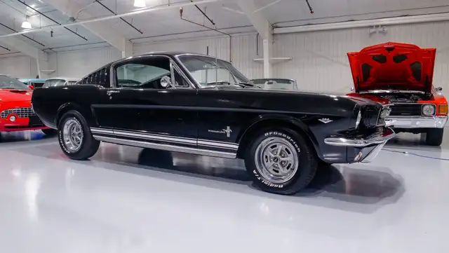 1966 Ford Mustang 2+2 Fastback in Classic Cars in London - Image 12