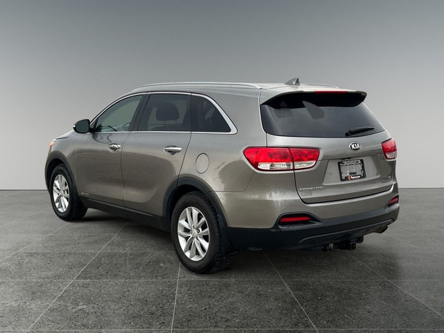 2018 Kia Sorento LX V6 / Heated Seats & Steering wheel /Back up  in Cars & Trucks in Calgary - Image 4