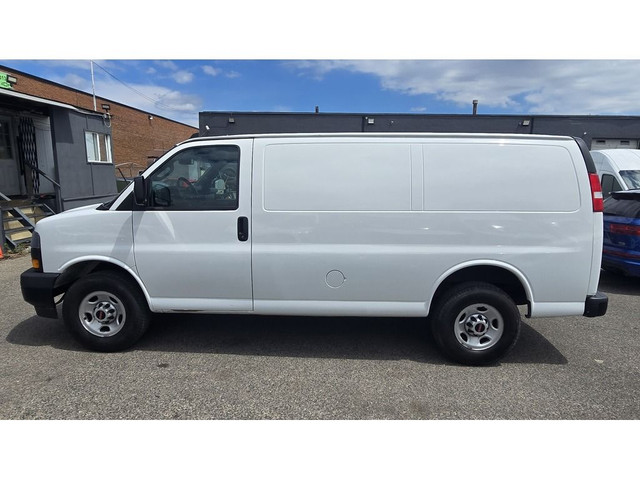 2019 GMC Savana Cargo Van G2500 - V6 Gas - BTooth/Cruise/Camera/ in Cars & Trucks in City of Toronto - Image 2