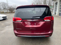 2018 Chrysler Pacifica Touring-L Plus with Leather, Pano Sunroof, Touch Screen, Leather, and Rear DV... (image 6)