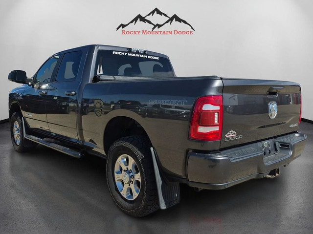 LOW MILEAGE 2020 RAM 3500 CREW CAB BIGHORN DIESEL in Cars & Trucks in Red Deer - Image 3