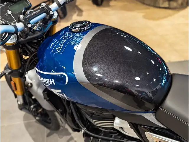 2025 Triumph Speed 400 // Caspian Blue/Storm Grey in Dirt Bikes & Motocross in Winnipeg - Image 10