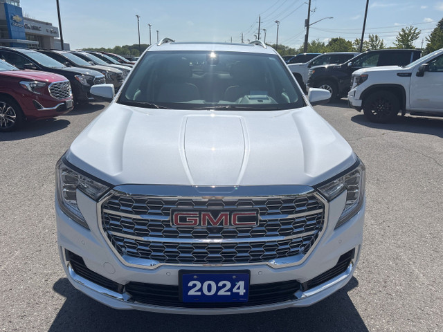 2024 GMC Terrain Denali Denali AWd + Sunroof + Low Kms + 1 Owner in Cars & Trucks in Oshawa / Durham Region - Image 2