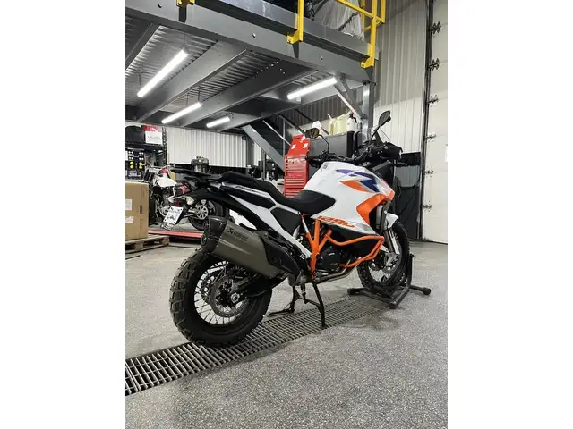 2024 KTM 1290 SUPER ADVENTURE R in Dirt Bikes & Motocross in Granby - Image 3