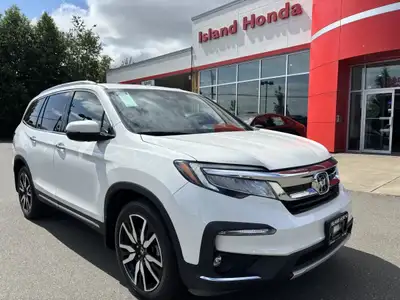 Accident Free, Navigation System, Crash Avoidance, Lane Keep Assist, Blind Spot Monitoring, Leather...