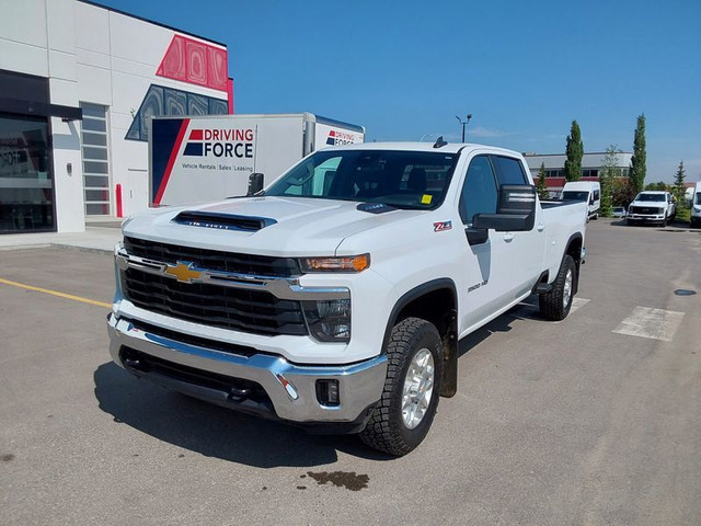 2024 Chevrolet Silverado 3500HD 4WD Crew Cab 172" LT, 6.6L V8, 1 in Cars & Trucks in Calgary