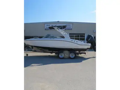 *** IN STOCK NOW *** The Boat Warehouse Brand New 2024 Chaparral SSI 21! Options Include Mercury O/B...
