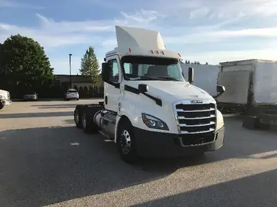 2019 FREIGHTLINER T12664ST;Heavy Duty Trucks - CONVENTIONAL W/O SLEEPER Penske Location 632 BELGRAVE...