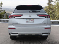 Recent Arrival! 2022 Mitsubishi Outlander LE 2.5L 4-Cylinder DOHC 4WD 4WD, 3rd row seats: split-benc... (image 4)