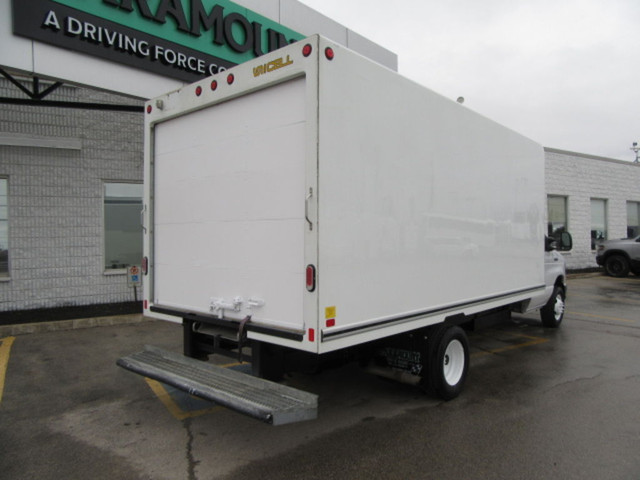 2021 Ford E-450 GAS 16 FT CUBE VAN WITH ROLLOUT RAMP in Cars & Trucks in Oakville / Halton Region - Image 3