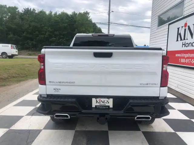 2024 Chevrolet Silverado K1500 Custom Trail Boss - Leather Seats in Cars & Trucks in Annapolis Valley - Image 6