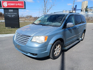 2009 Chrysler Town & Country Touring
