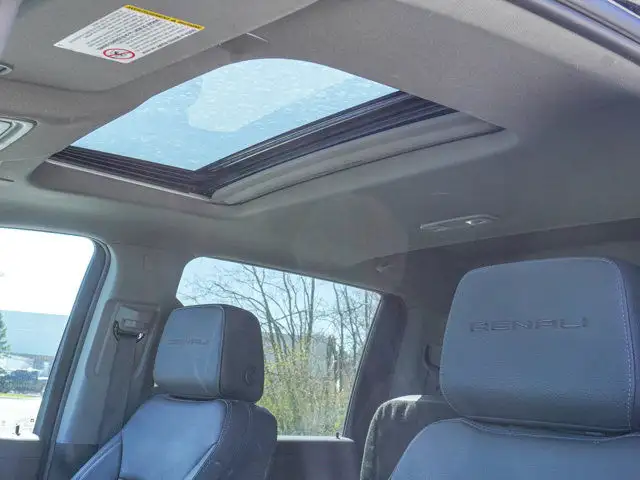 2023 GMC Sierra 2500HD Denali- Sunroof - Heated & Vented Seats dans Autos et camions dans Barrie - Image 12