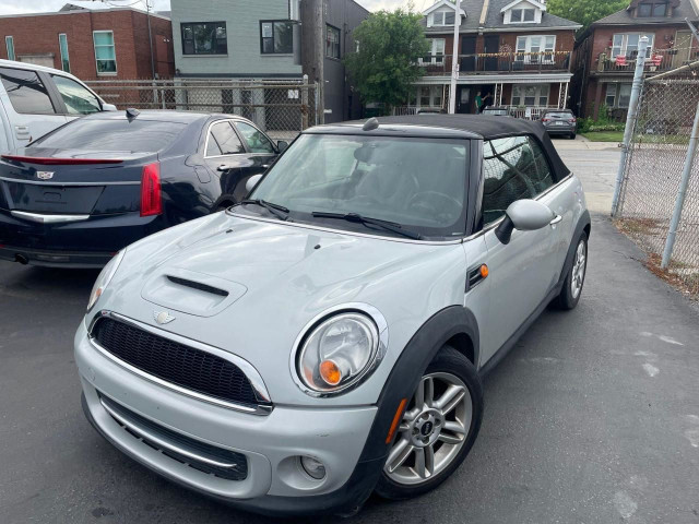 2012 MINI Cooper Convertible *CONVERTIBLE, LEATHER HEATED SEATS, in Cars & Trucks in Hamilton