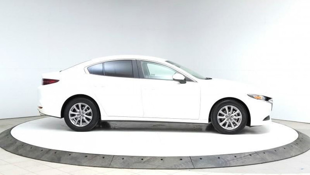 2019 Mazda 3 GS - Heated Seats - Low Mileage in Cars & Trucks in Lethbridge - Image 2