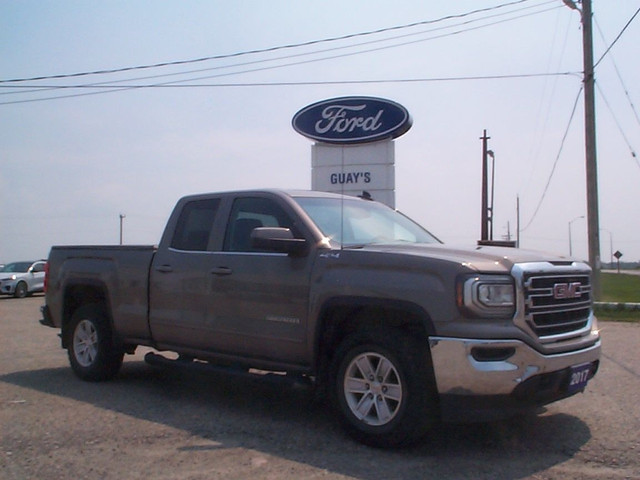 2017 GMC Sierra 1500 Double Cab 4x4 - Grey in Cars & Trucks in Timmins - Image 2