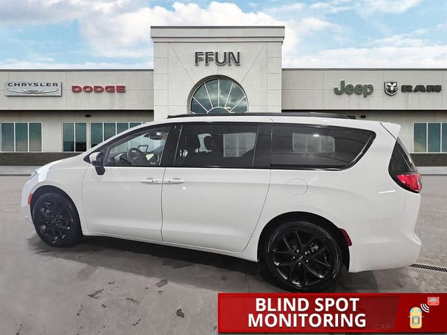 2023 Chrysler Pacifica Touring L AWD AWD WInter Weapon | SUV Per in Cars & Trucks in Saskatoon - Image 2