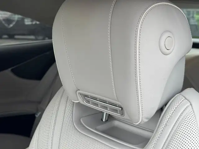 2019 Mercedes-Benz S-Class AMG S 63 **CLEAN CARFAX** in Cars & Trucks in Hamilton - Image 35