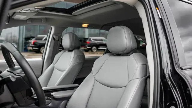 2023 Toyota Sienna XLE8-PASS | Leather | Sunroof | Heated Seats dans Autos et camions dans Guelph - Image 8