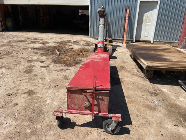 Cardinal Electric Transfer Auger - 17 Foot in Farming Equipment in Stratford - Image 2